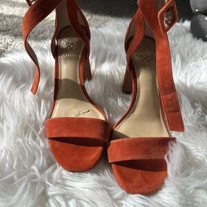 Elegant Vince Camuto Suede Heeled Sandals in Rust